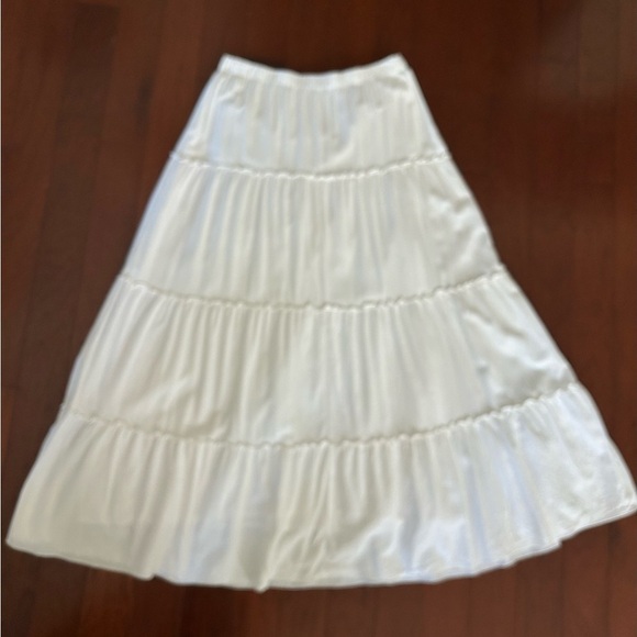 Brandy Melville White maxi tiered skirt one size fully lined excellent condition - Picture 10 of 12